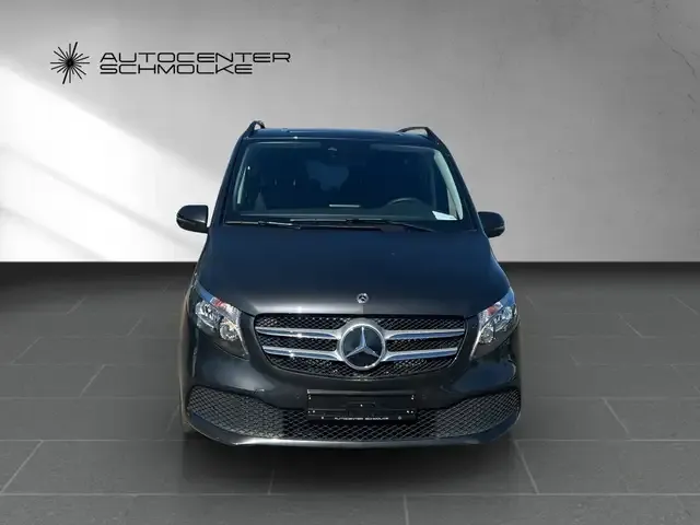 Mercedes-Benz V 220