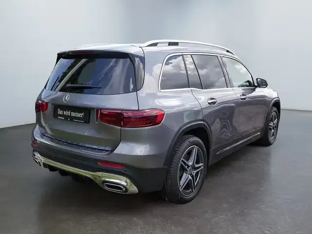 Mercedes-Benz GLB 220