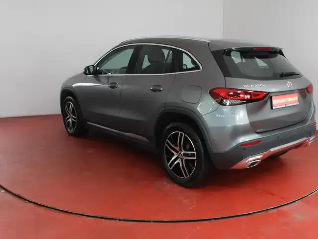 Mercedes-Benz GLA 250