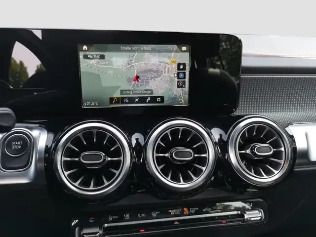 Mercedes-Benz EQB 300