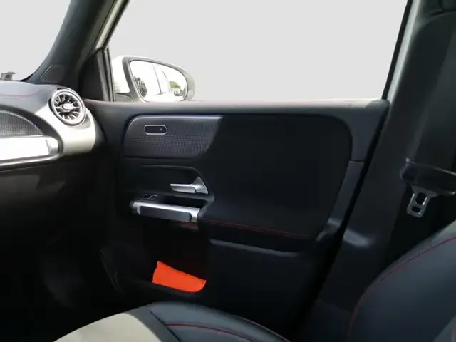Mercedes-Benz EQB 300