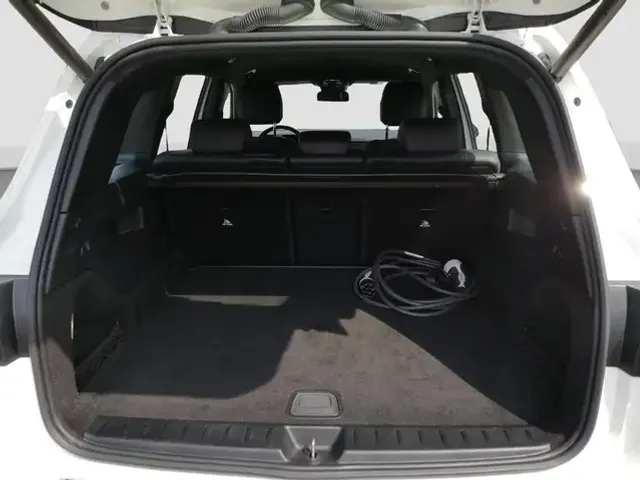 Mercedes-Benz EQB 300