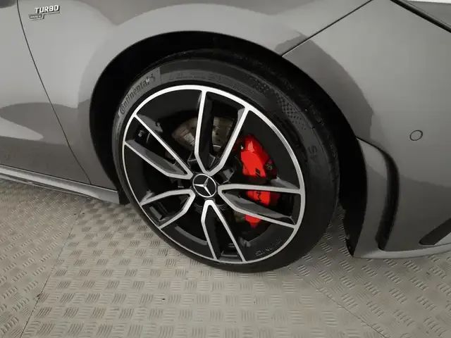 Mercedes-Benz CLA 35 AMG