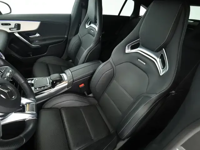 Mercedes-Benz CLA 35 AMG