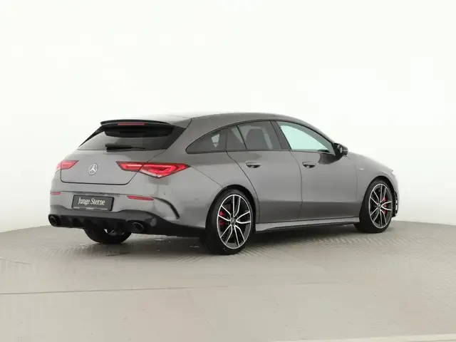 Mercedes-Benz CLA 35 AMG