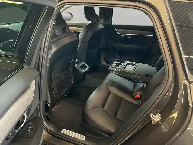 Volvo V90 Cross Country