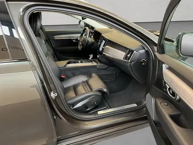 Volvo V90 Cross Country