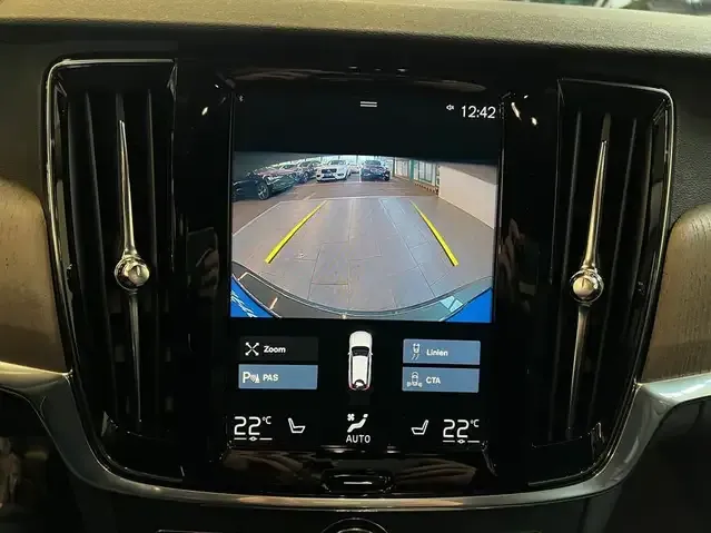 Volvo V90 Cross Country