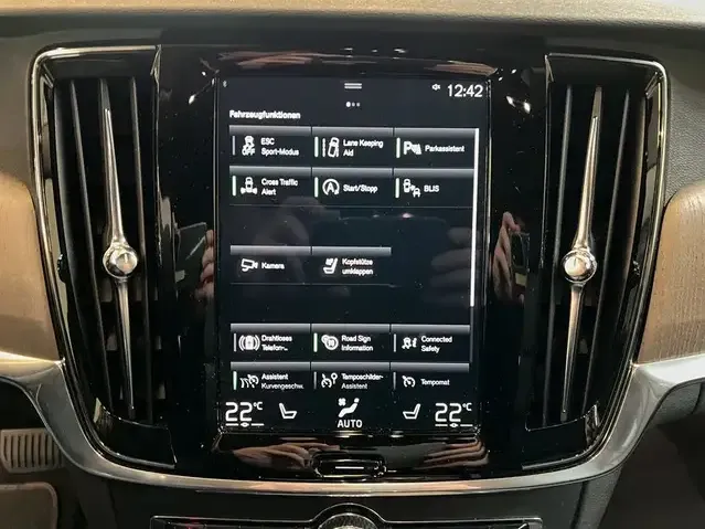 Volvo V90 Cross Country