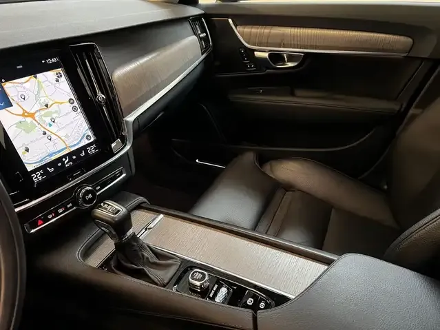 Volvo V90 Cross Country