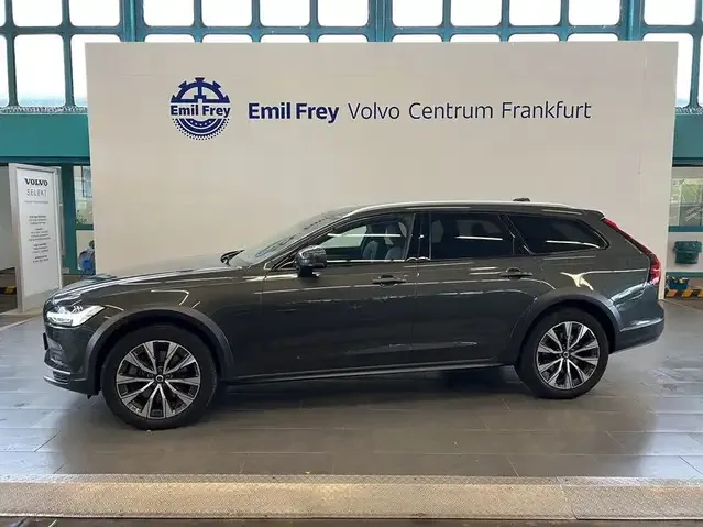 Volvo V90 Cross Country