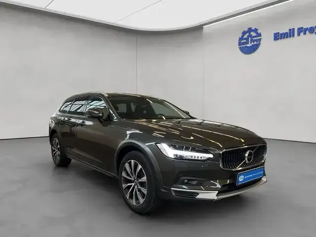 Volvo V90 Cross Country