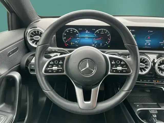 Mercedes-Benz A 220