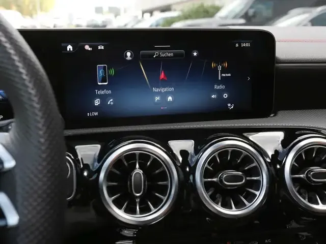 Mercedes-Benz CLA 200