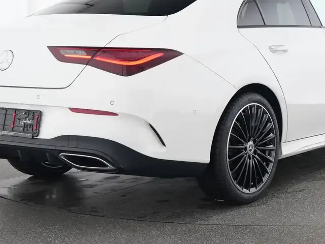 Mercedes-Benz CLA 200