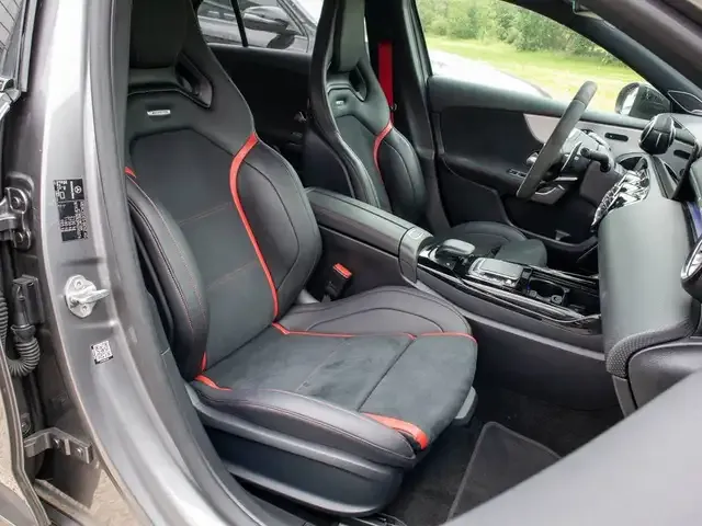 Mercedes-Benz A 45 AMG