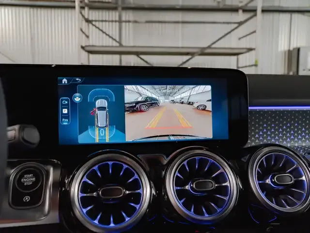 Mercedes-Benz GLB 200