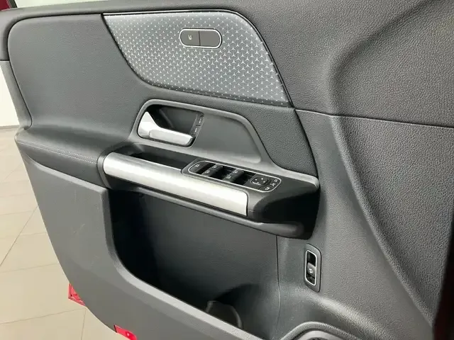 Mercedes-Benz B 220