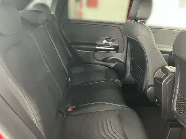 Mercedes-Benz B 220