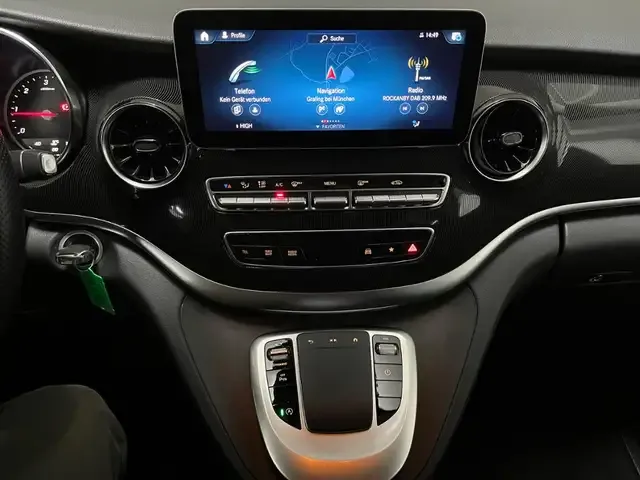 Mercedes-Benz V 250