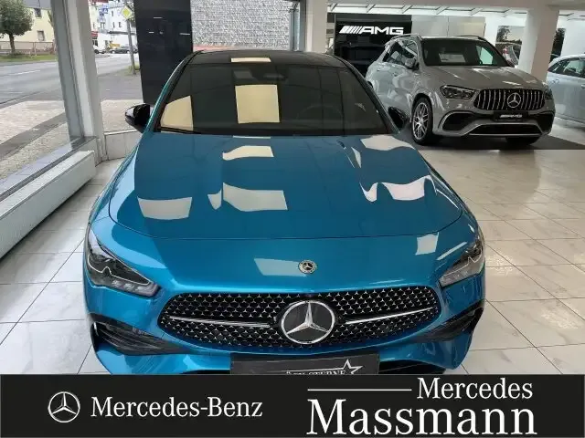 Mercedes-Benz CLA 200