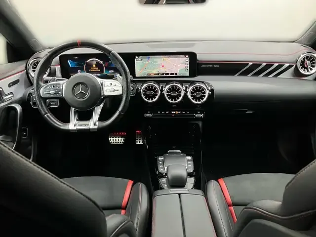 Mercedes-Benz CLA 35 AMG