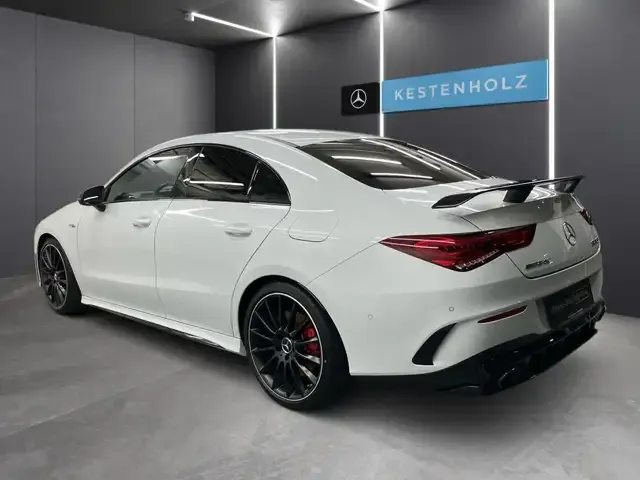 Mercedes-Benz CLA 35 AMG