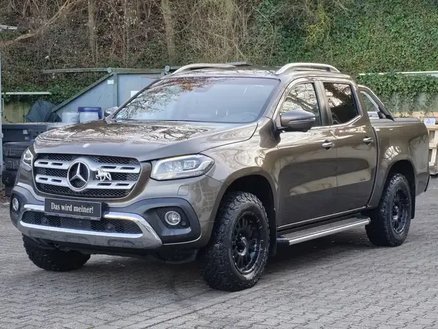 Mercedes-Benz X 250