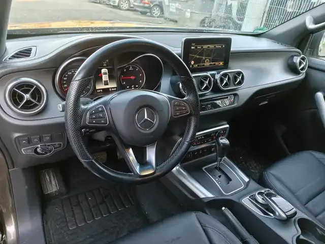 Mercedes-Benz X 250