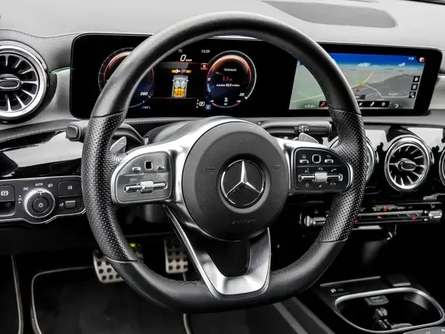 Mercedes-Benz CLA 200