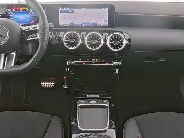 Mercedes-Benz A 220