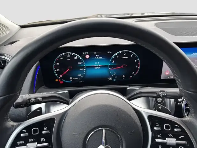 Mercedes-Benz GLB 200