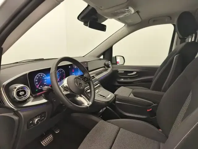 Mercedes-Benz V 220