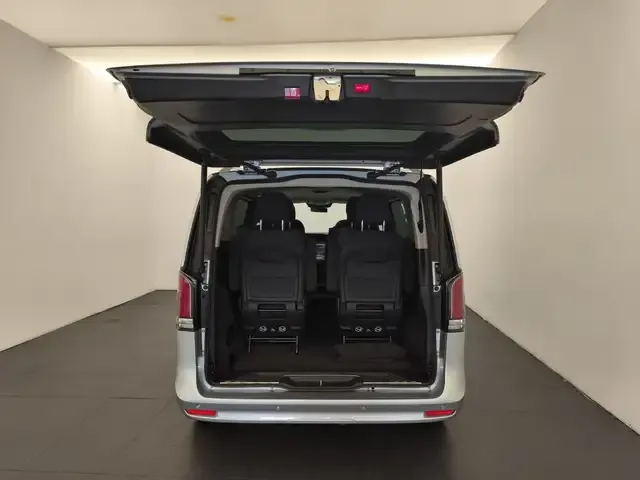 Mercedes-Benz V 220