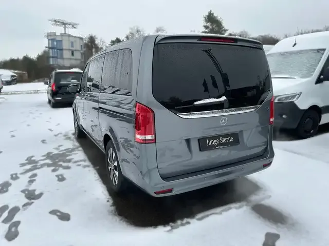 Mercedes-Benz V 250