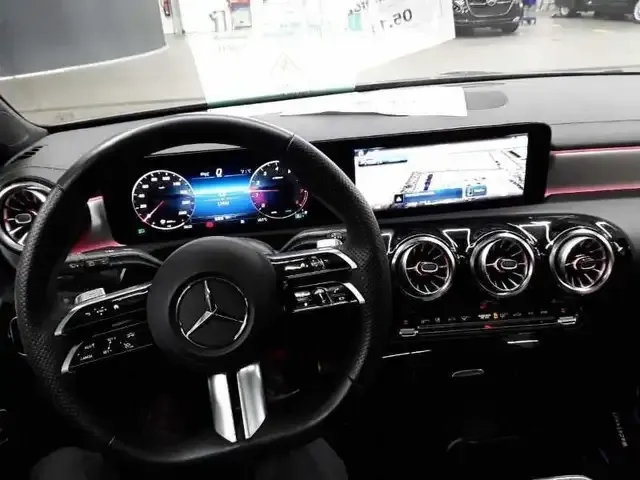 Mercedes-Benz CLA 180