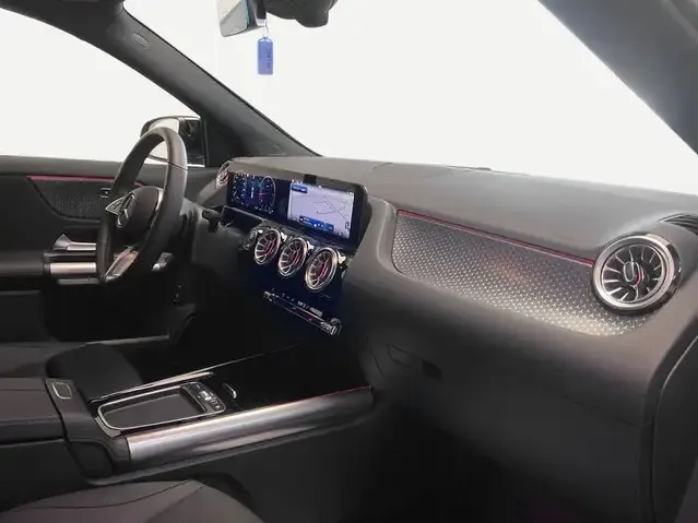 Mercedes-Benz GLA 180