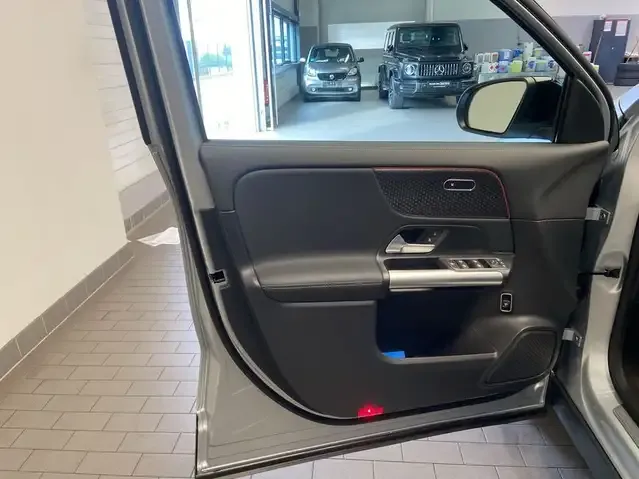 Mercedes-Benz GLA 180