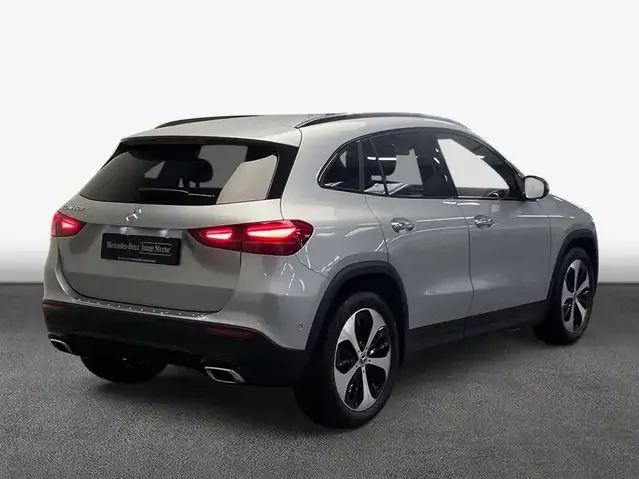 Mercedes-Benz GLA 180