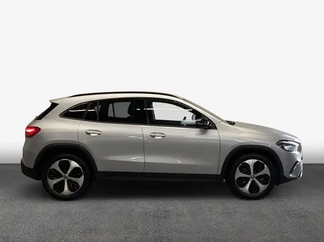 Mercedes-Benz GLA 180
