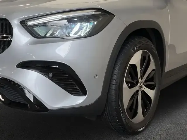 Mercedes-Benz GLA 180