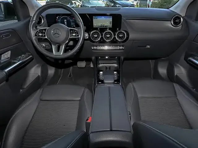 Mercedes-Benz B 200