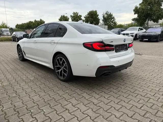 BMW 545
