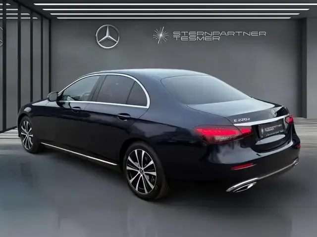 Mercedes-Benz E 220