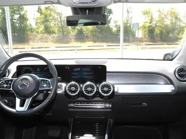 Mercedes-Benz EQB 250