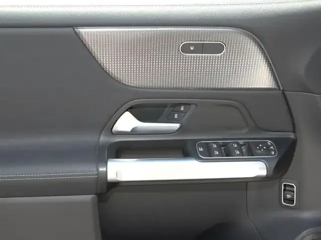 Mercedes-Benz EQB 250