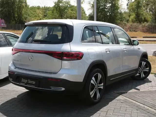 Mercedes-Benz EQB 250