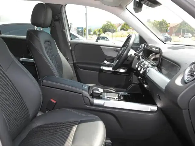 Mercedes-Benz EQB 250
