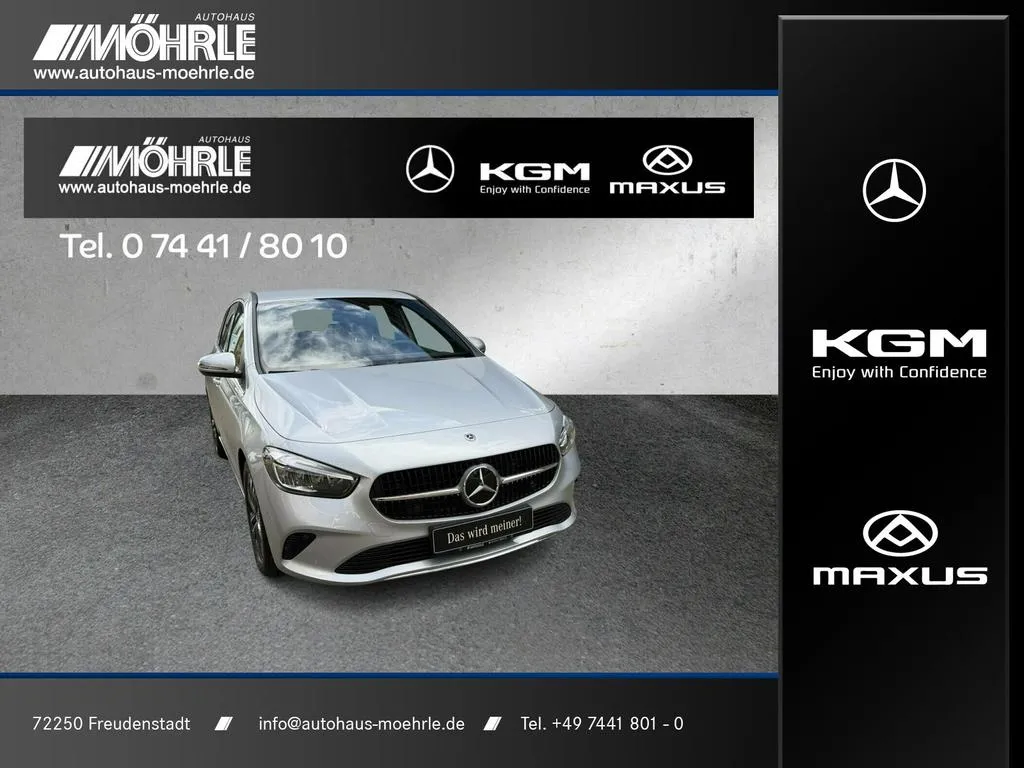 Mercedes-Benz B 180