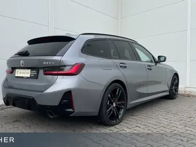 BMW 330